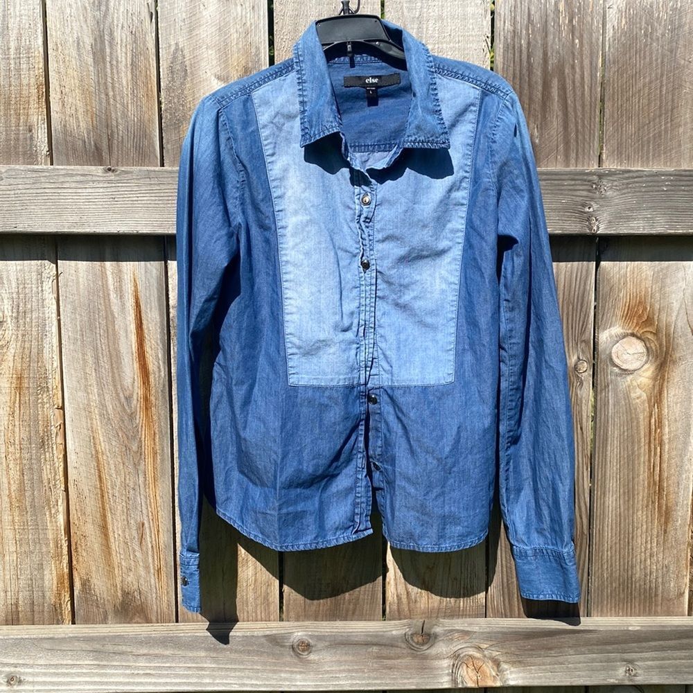 This is a super fun size L else button down denim blouse VEUC